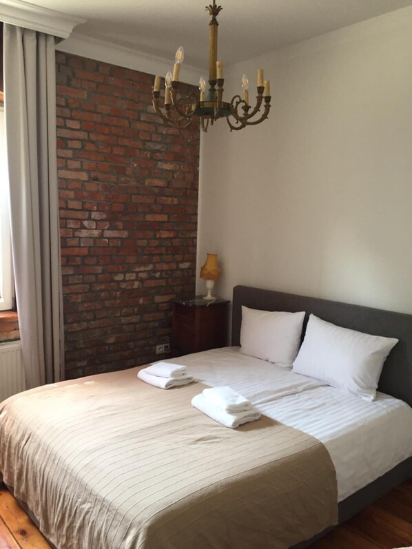 Blackout curtains, soundproofing, iron/ironing board, free WiFi