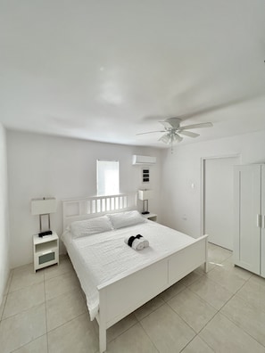 2 bedrooms, iron/ironing board, free WiFi, bed sheets - Located only minutes away from the Palm Beaches. 2 bedroom 3 beds 2 bathroom (Noord)