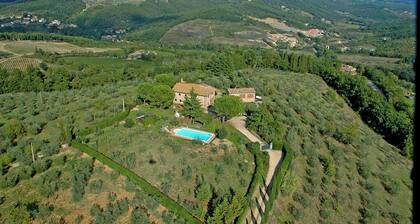 Relaxing vacation on the hills of Chianti, view of Florence, 35 minutes away