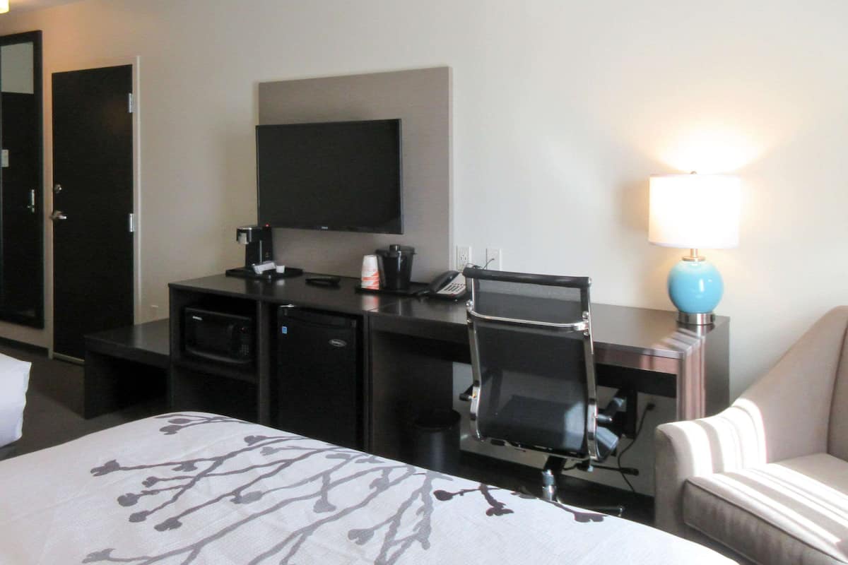 Standard Room, 2 Queen Beds, Non Smoking | Desk, free WiFi, bed sheets