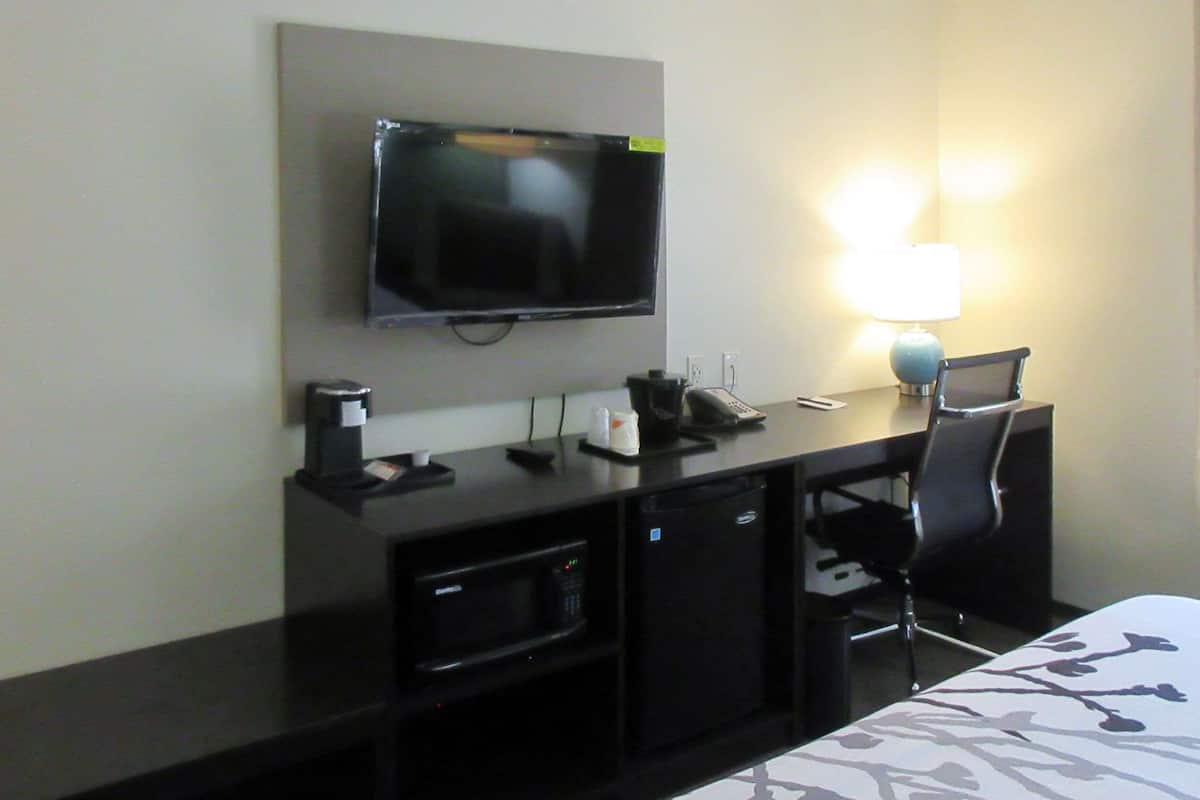 Desk, WiFi (free), bed sheets