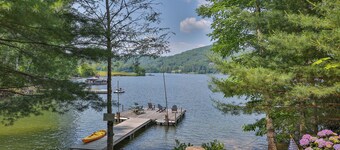 En el agua ........ elegancia rústica ........ amplias vistas a la montaña