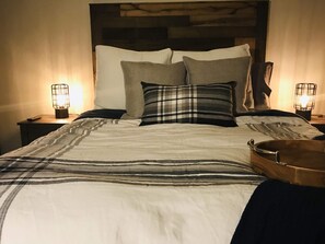 3 bedrooms, iron/ironing board, free WiFi, bed sheets - Clean Mountain Getaway! Excellent location in Mammoth w/full renovation (Mammoth Lakes)