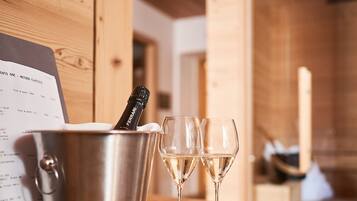 Camera Superior, 1 letto king, non fumatori, vista montagna | Biancheria da letto di alta qualità, copriletto in piuma