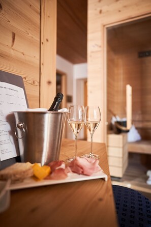 Superior Room, 1 King Bed, Non Smoking, Mountain View | Premium bedding, down comforters, memory foam beds, minibar