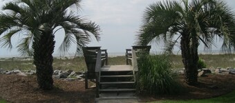 OCEANFRONT Midisle Prvt Pool 3New Baths,Kitchen,Floors, AC,Total Renovation!