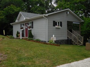 Exterior - Red Bird Cottage (Princeton)