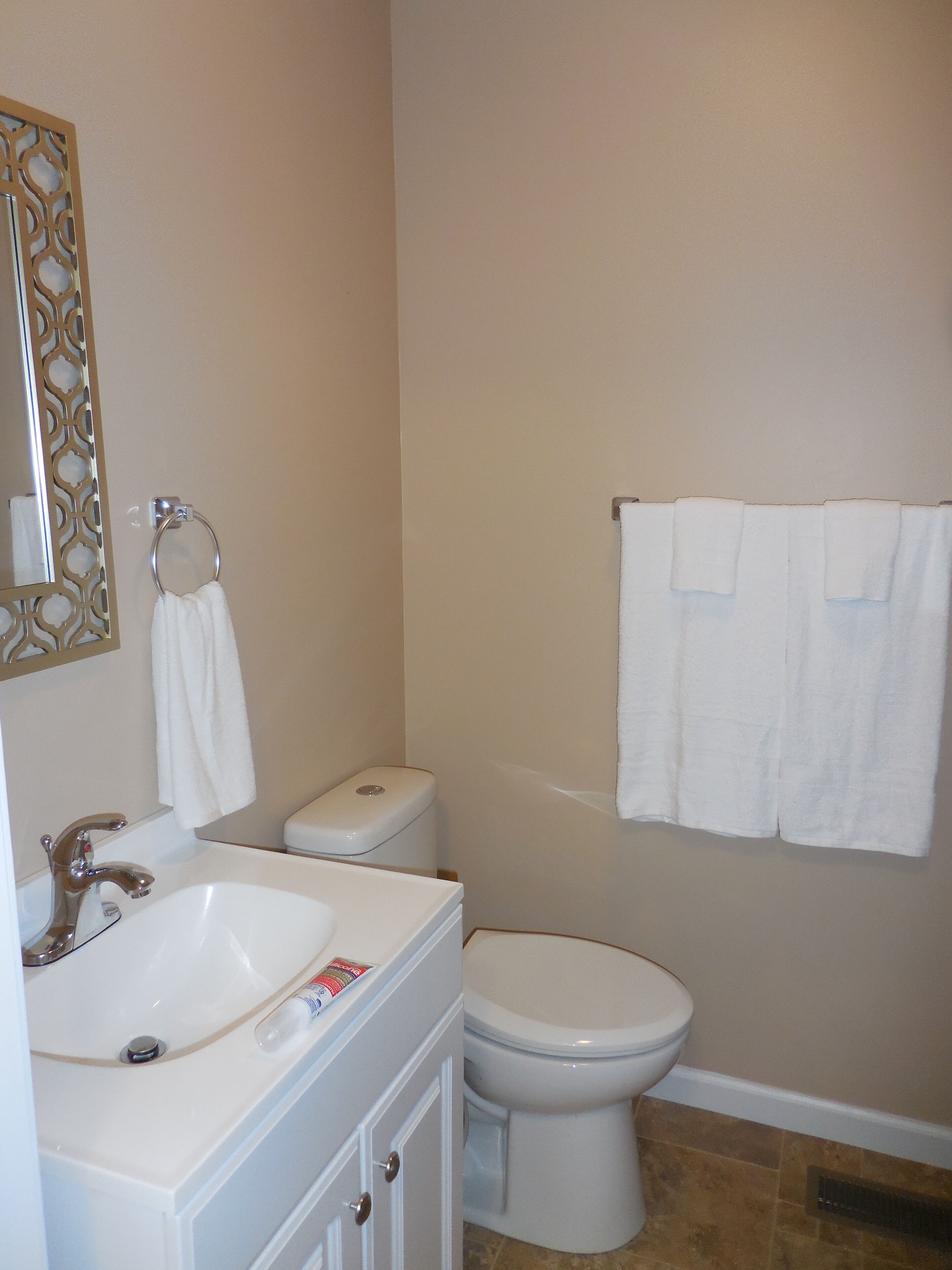 Hårtørrer, håndklæder, Sæbe, Toiletpapir