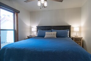 3 bedrooms, iron/ironing board, Internet, bed sheets