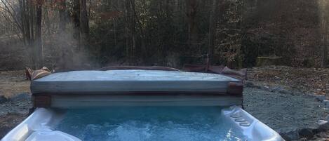 Tina de hidromasaje al aire libre