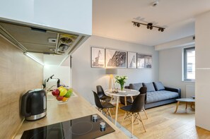 Comfort Apartment | Private kitchenette | Fridge, microwave, oven, stovetop - Happy Stay Old Town Tartaczna St 210 A (Gdansk)