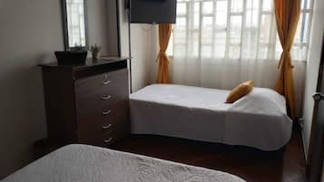 Chambre avec lits jumeaux, plusieurs lits