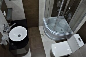 Ducha del cuarto de baño