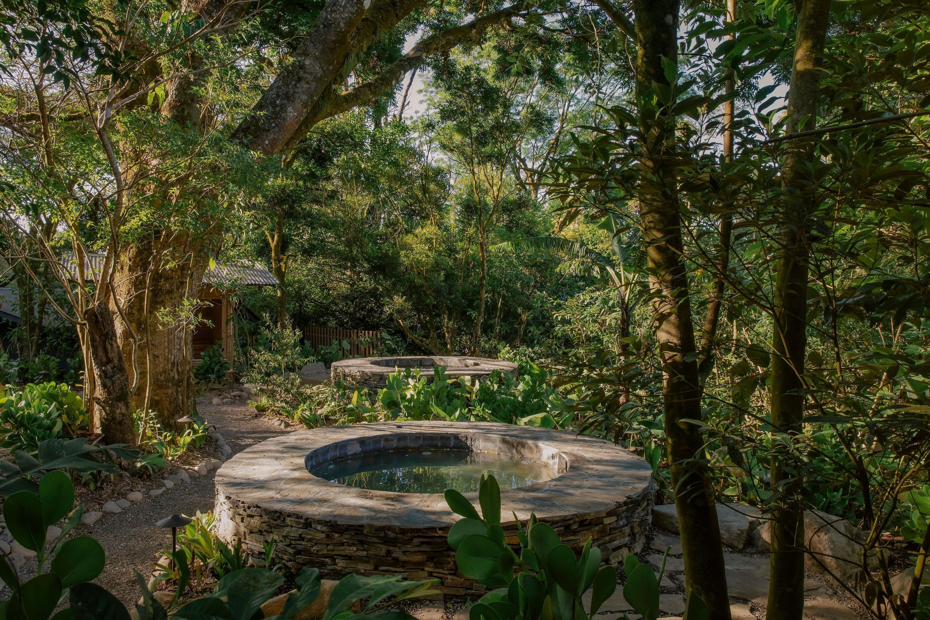 المنطقة المحيطة بالمنشأة