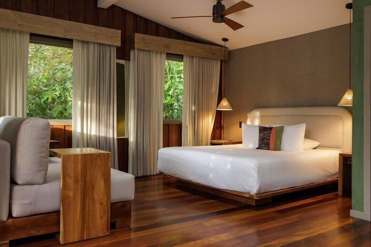 Superior Room, 1 King Bed, Non Smoking | 1 bedroom, minibar (some free items), in-room safe