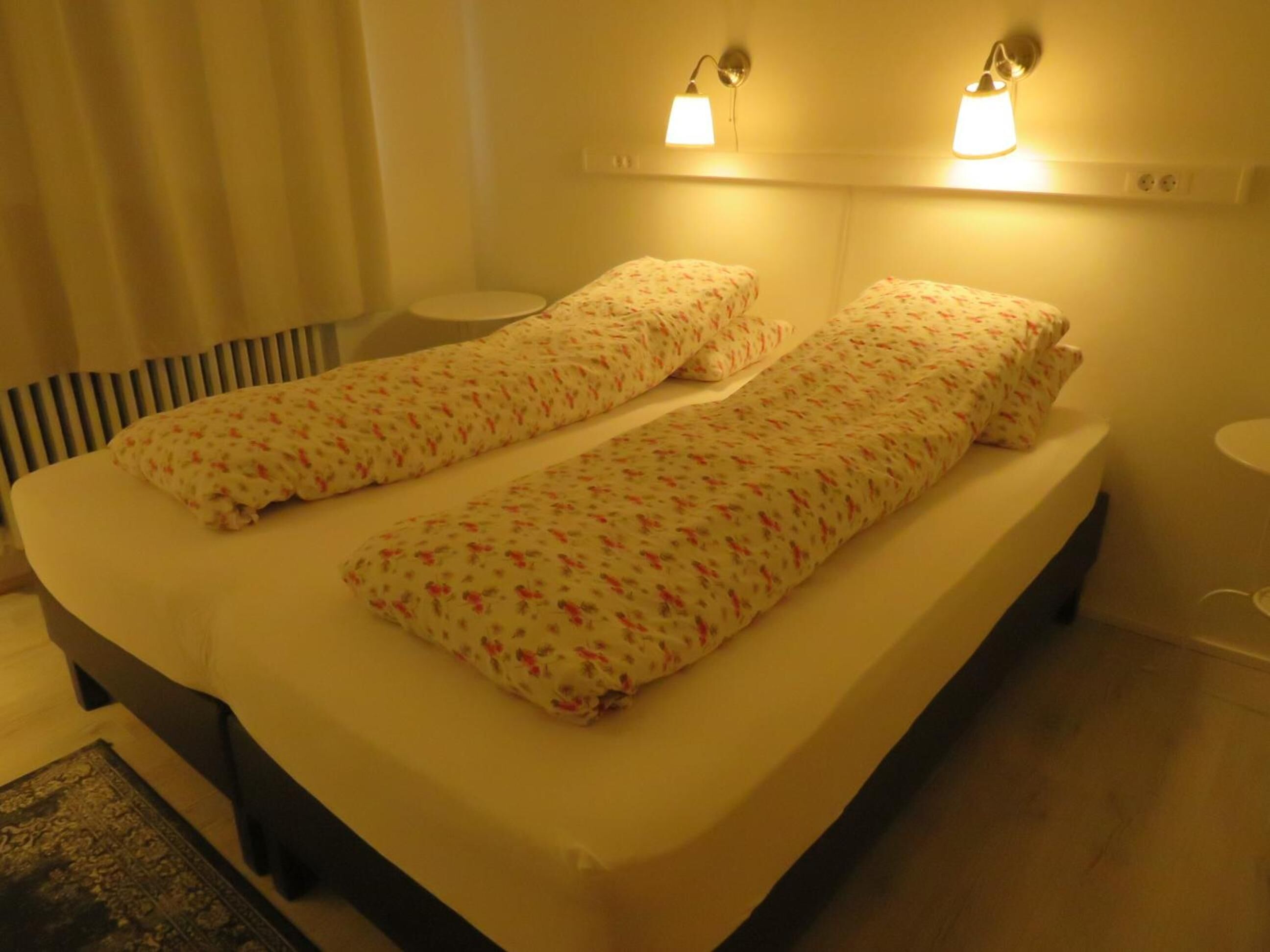 ستائر تعتيم وواي فاي مجانًا وملاءات أسرّة