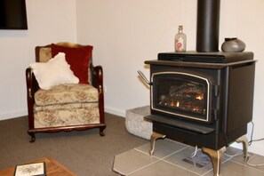 Family Cottage, Multiple Beds, Non Smoking, Garden View | Living room | Flat-screen TV, fireplace, DVD player - Donkey Tales Farm Cottages (Daisy Hill)