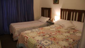 Family Cottage, Berbilang Katil, Non Smoking, Garden View | Katil tambahan