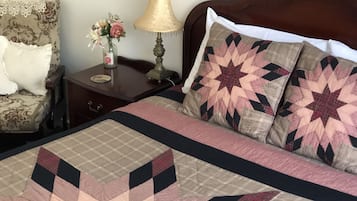 2 bedrooms, Egyptian cotton sheets, premium bedding, pillow-top beds