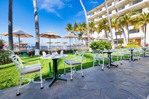 4 restaurants, breakfast, lunch, dinner served; seafood  - Villa del Palmar Beach Resort and Spa - All Inclusive (Puerto Vallarta)