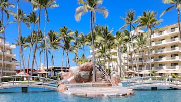 2 outdoor pools, pool umbrellas, sun loungers