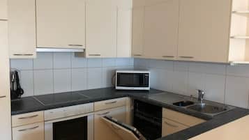 Apartemen Bisnis, 2 Tempat Tidur Twin, Bebas Asap Rokok | Dapur pribadi | Lemari es besar