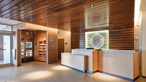 Lobby-lounge