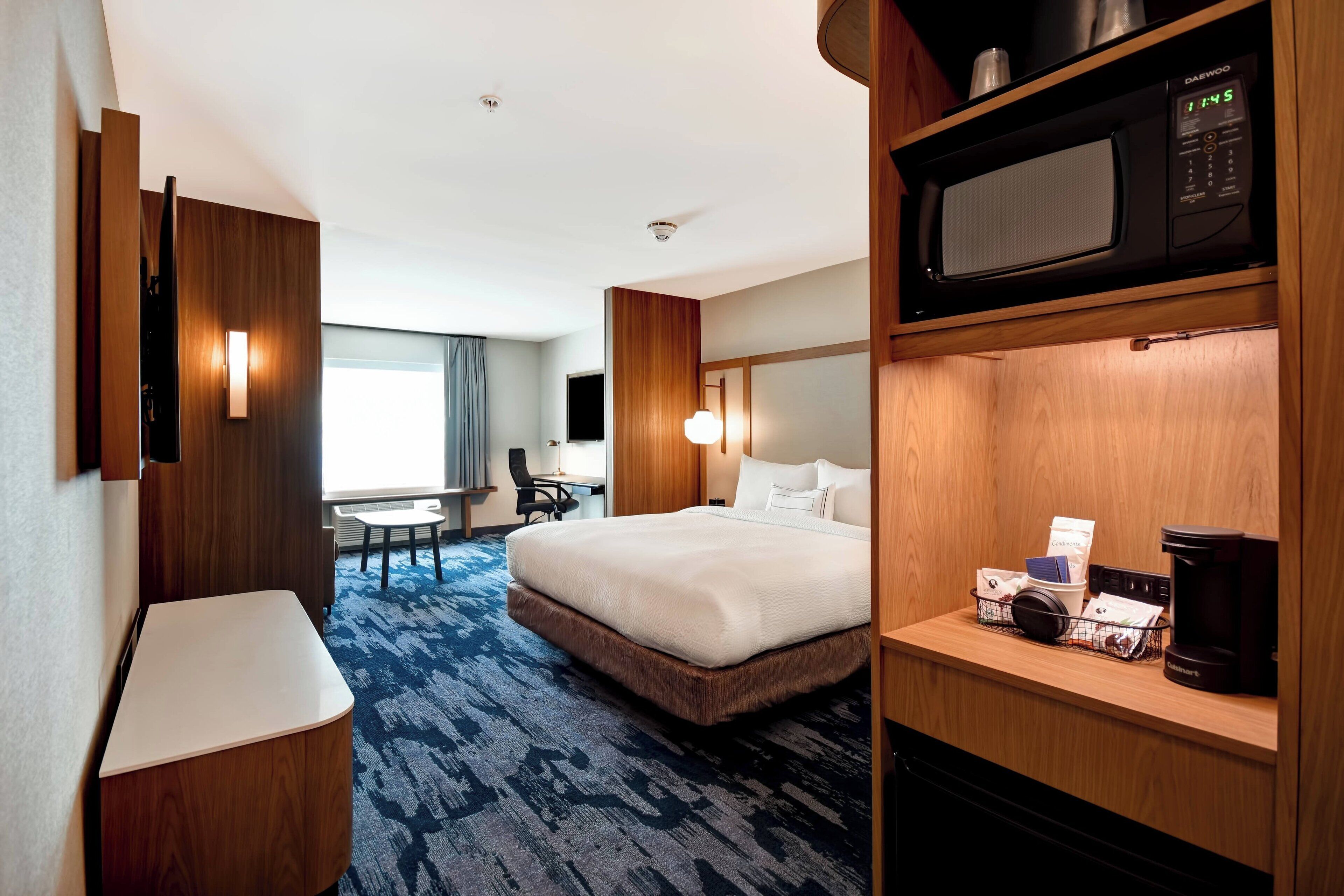 suite, 1 king bed with sofa bed | hypo-allergenic bedding, desk, free cots/infant beds, free wifi