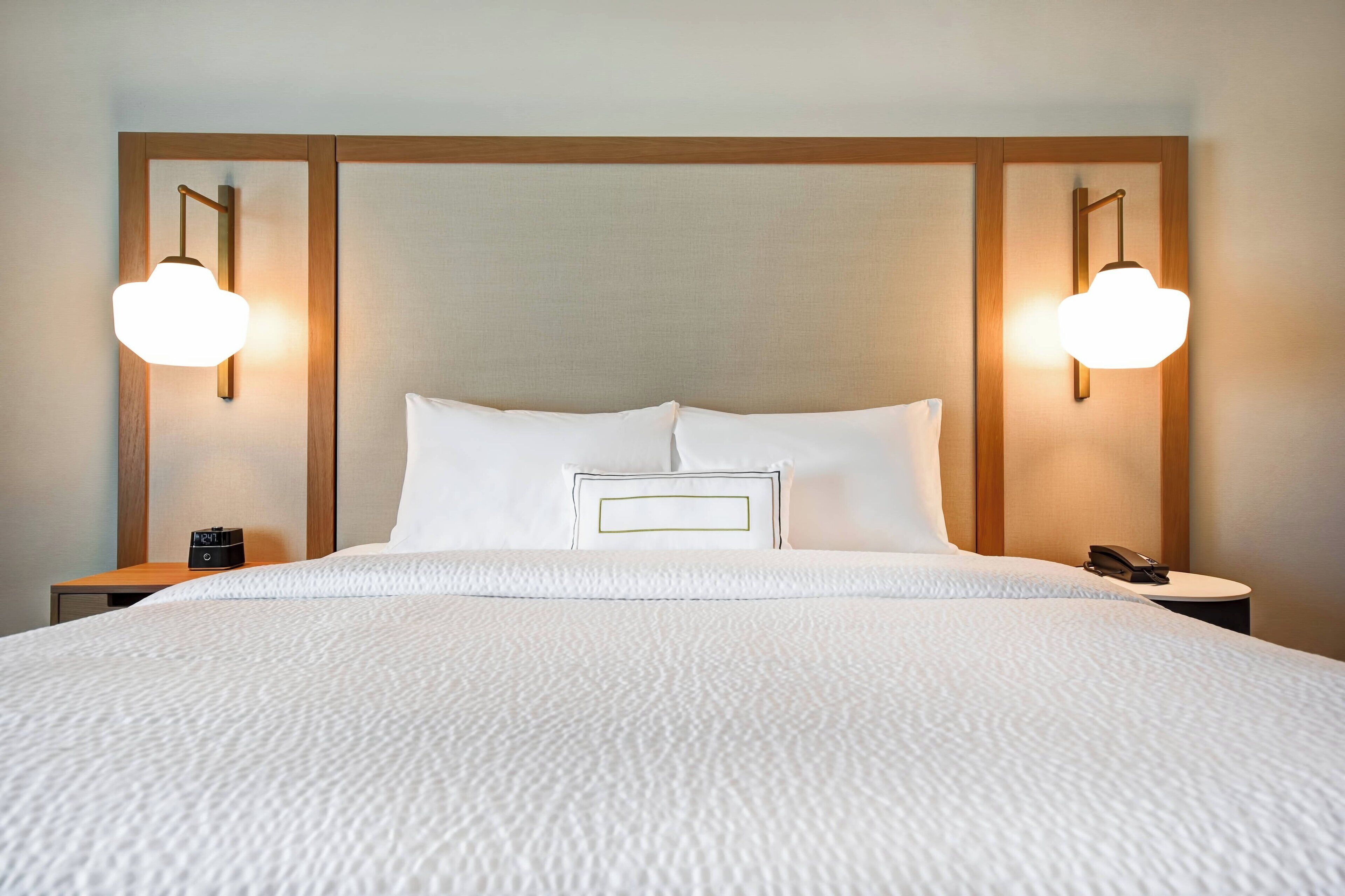 room, 1 king bed | hypo-allergenic bedding, desk, free cots/infant beds, free wifi