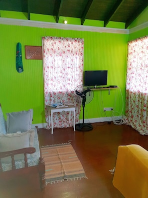 Cottage truyền thống, nhiều giường, không hút thuốc | Tiện nghi tại phòng