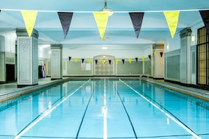 Indendørs pool