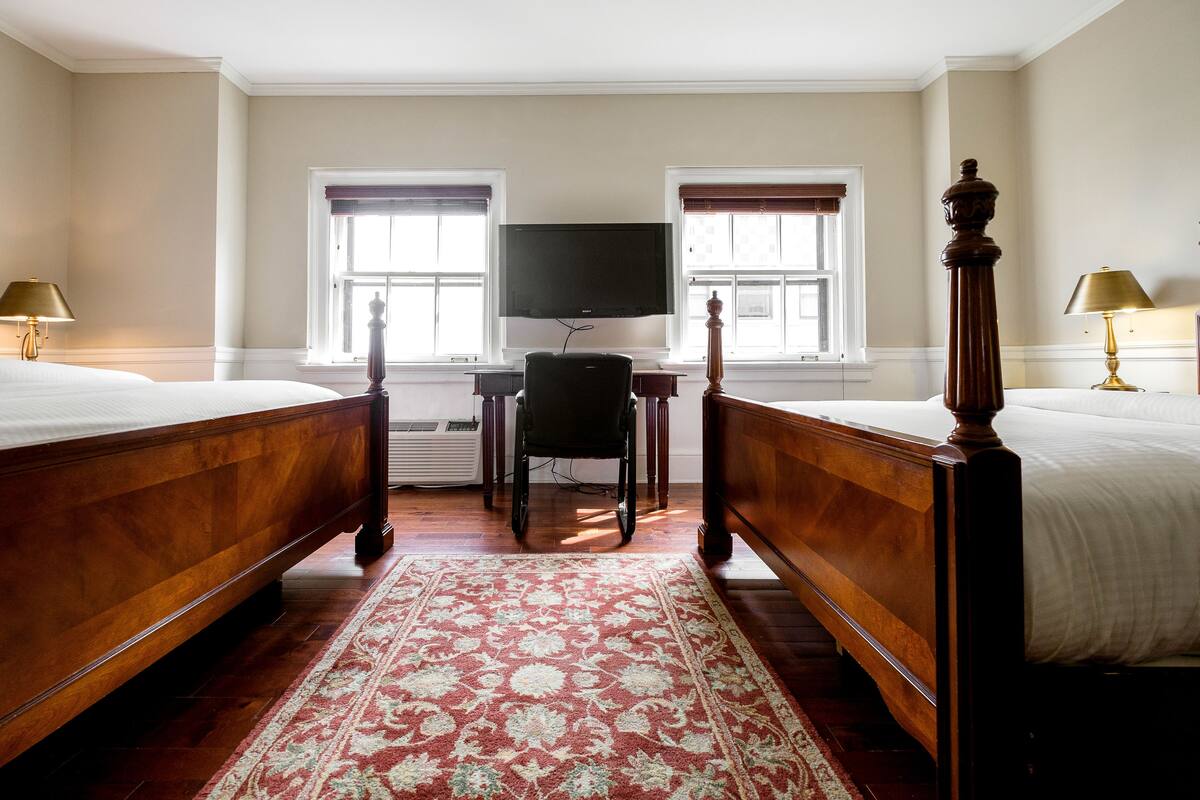 Suite, Multiple Beds, Non Smoking | Egyptian cotton sheets, premium bedding, desk, iron/ironing board