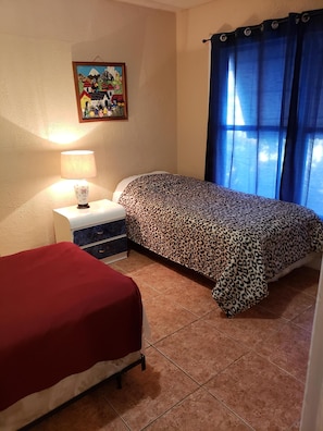 5 dormitorios, tabla de planchar con plancha, Internet y ropa de cama