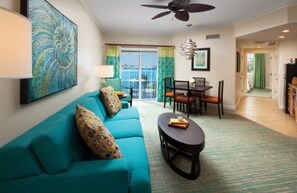 TV, DVD player, ping pong, stereo - Harborside Resort at Atlantis  2 BR, waterpark and Atlantis full access (Paradise Island)
