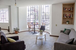 Living area - Hostal Casa Viajero. Pachuca, Hidalgo. Mexico (Parque Hidalgo)