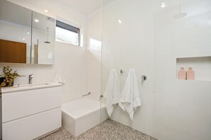 Doccia, asciugacapelli