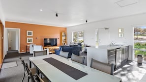 Interior - Bungala Cottage - 28 Jetty Road (Normanville)
