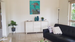 Unclassified image, 4 of 39, button - Beach House on Begley - Airlie Beach (Airlie Beach)
