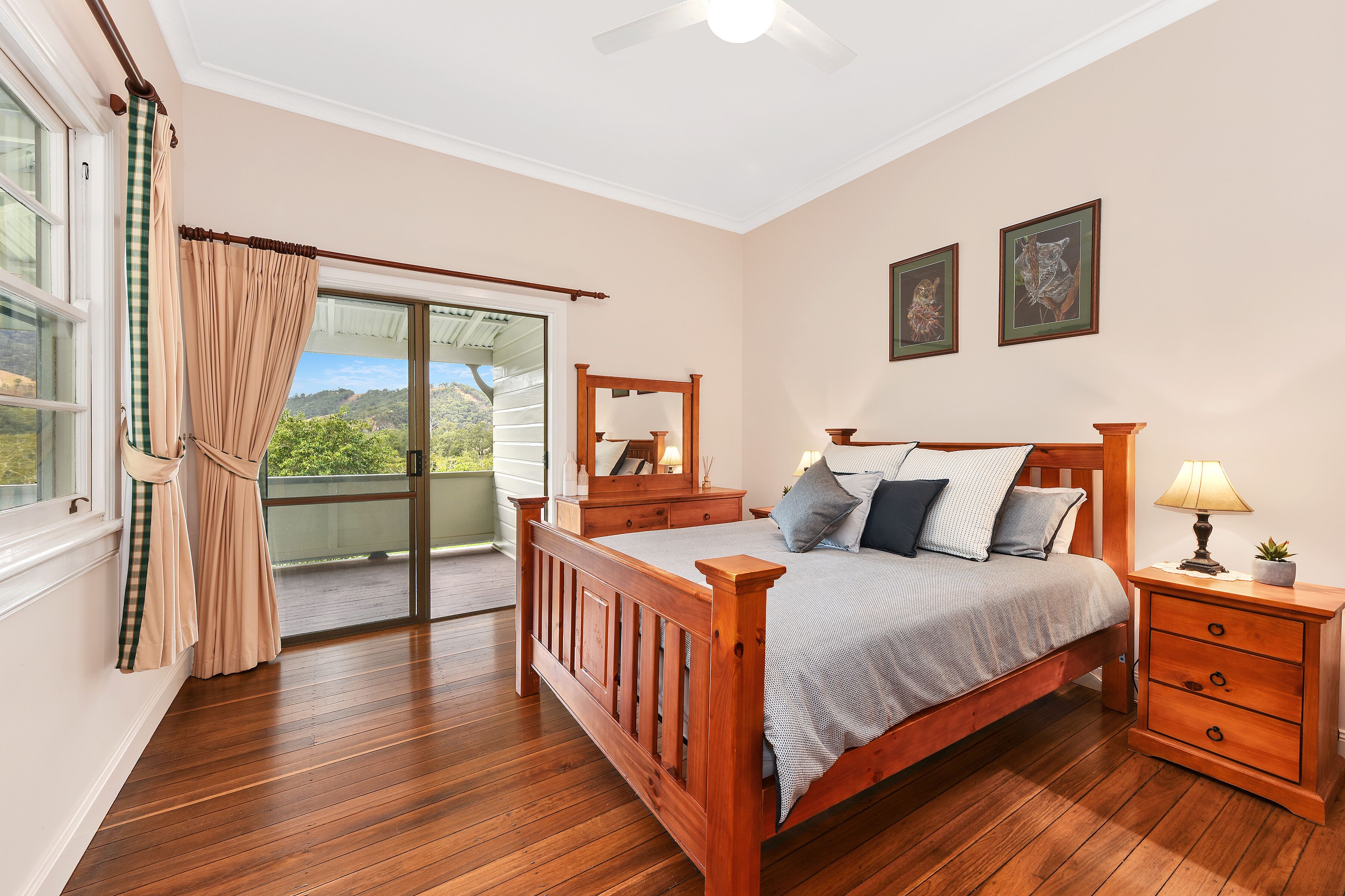 4 Schlafzimmer, Bügeleisen/Bügelbrett, kostenloses WLAN