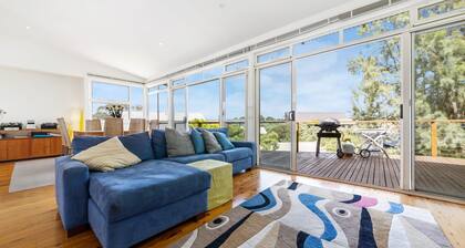 Lewis Retreat - 40 Lewis Road