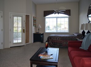 1 habitación, tabla de planchar con plancha, wifi gratis y ropa de cama