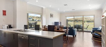 Wenneelys - 26/45 St Andrews Boulevard