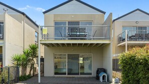 Exterior - Wenneelys - 26/45 St Andrews Boulevard (NORMANVILLE)