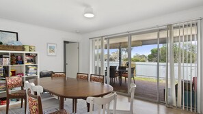 Dining - Beach Fun - 11 Broadbeach Drive (CARRICKALINGA)
