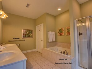 Combined shower/tub, jetted tub, hair dryer, towels