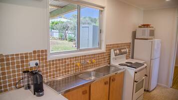 Refrigerador, microondas, horno, freezer