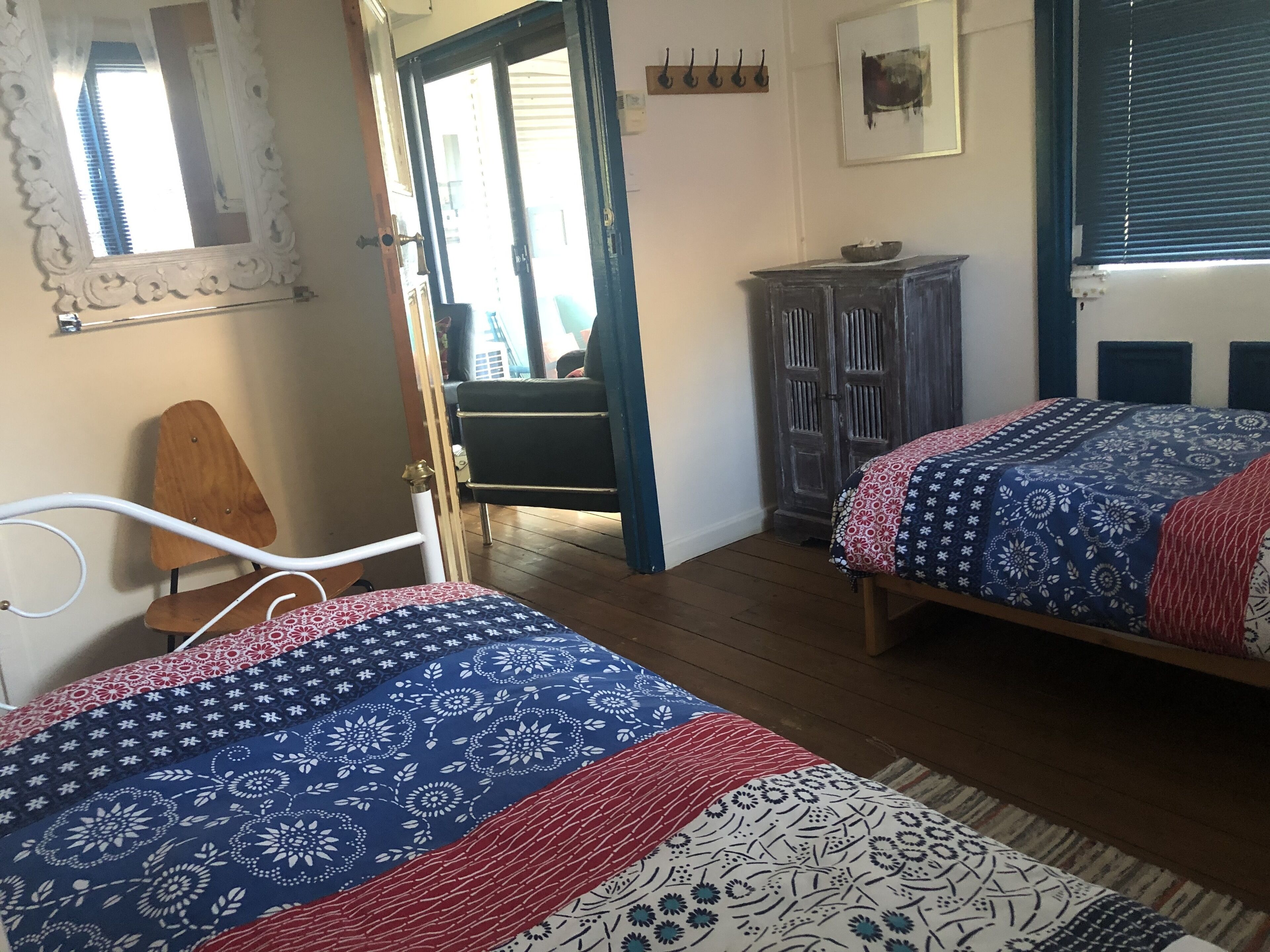 Fremantle South Beach House + Outdoor Studio 4x2 — image 11