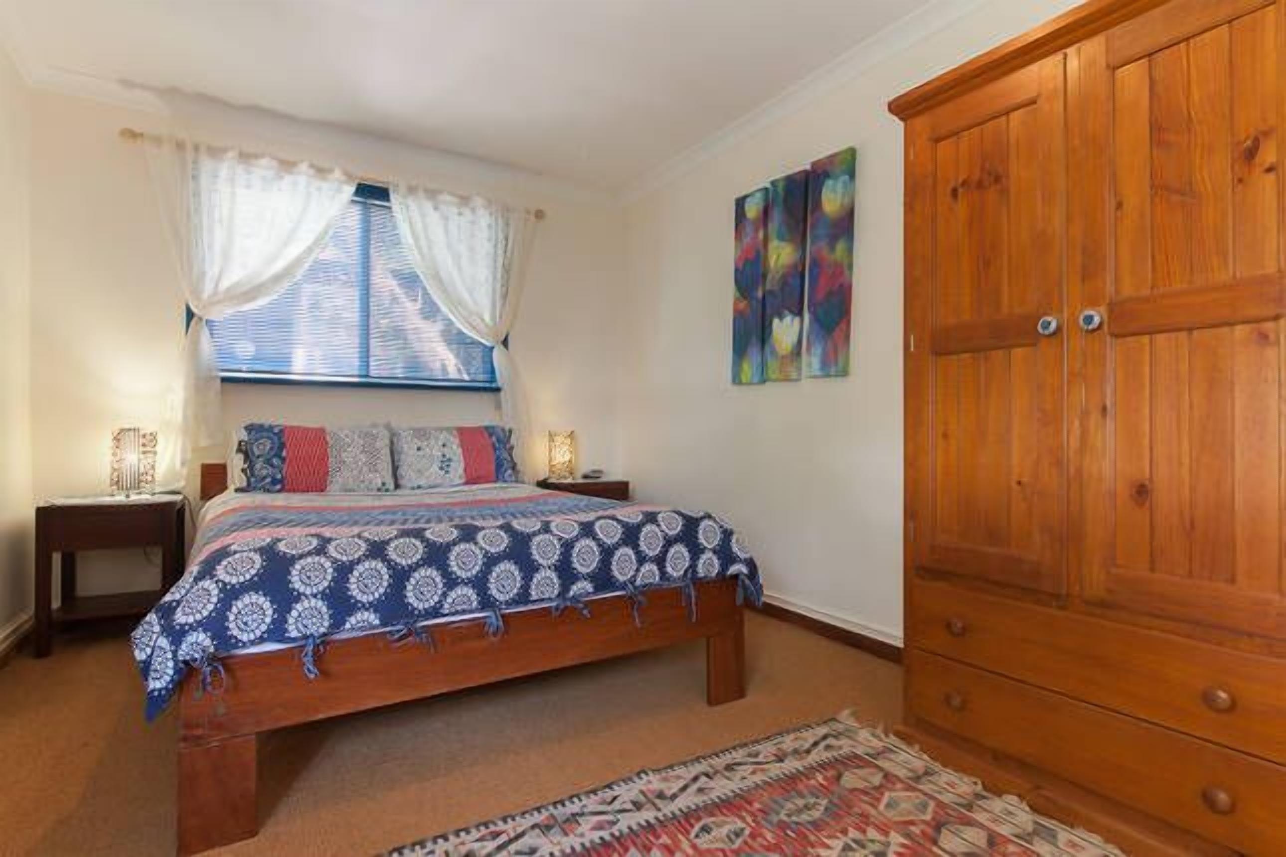 Fremantle South Beach House + Outdoor Studio 4x2 — image 14