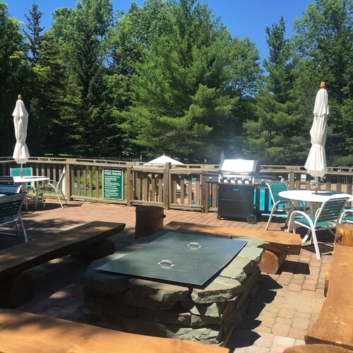 Mount Snow House on Private Ski Home Trail w Shuttle Service