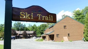 Access the ski trail from this rustic lodge.